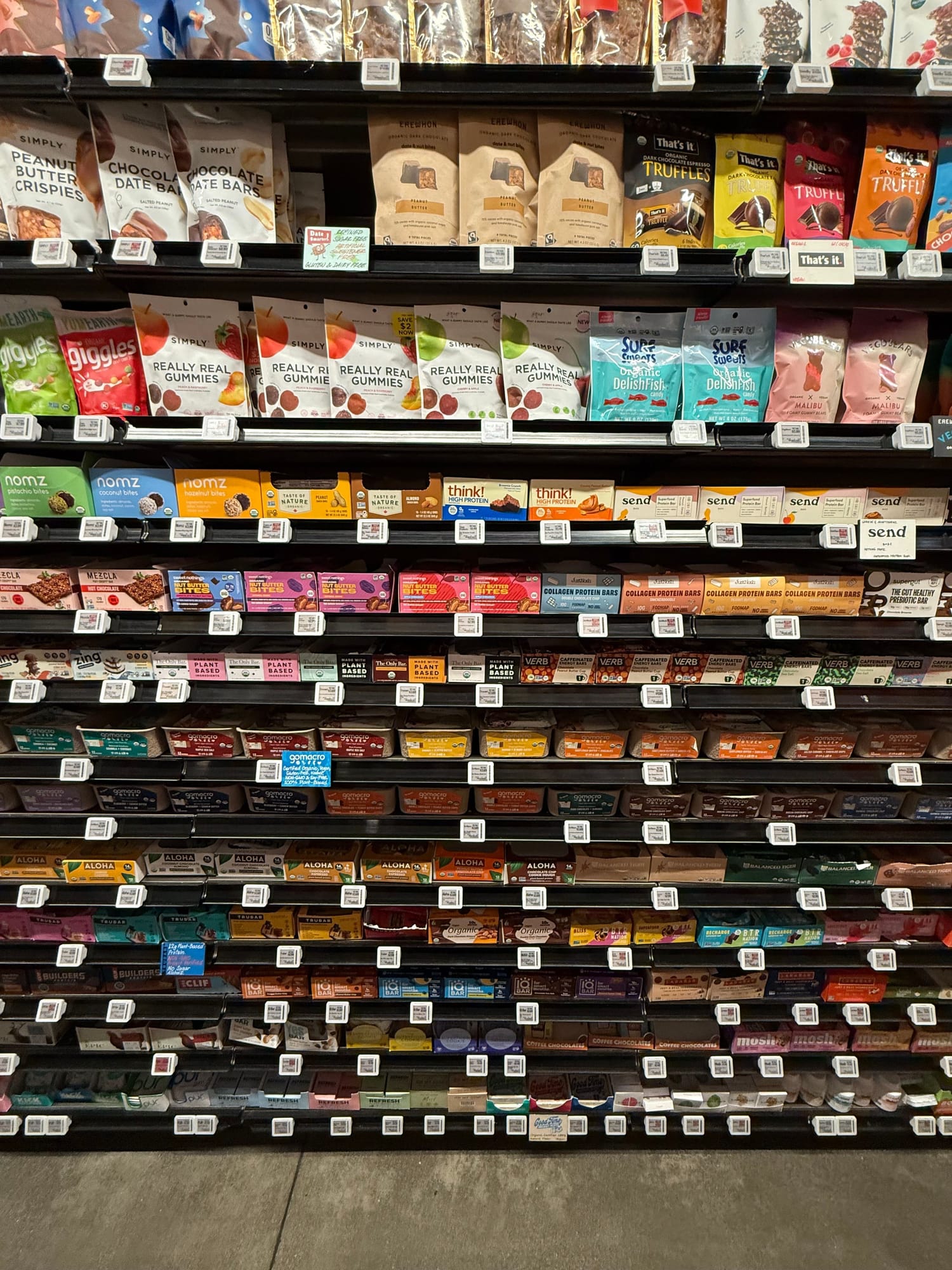 A natural foods snack bar shelf